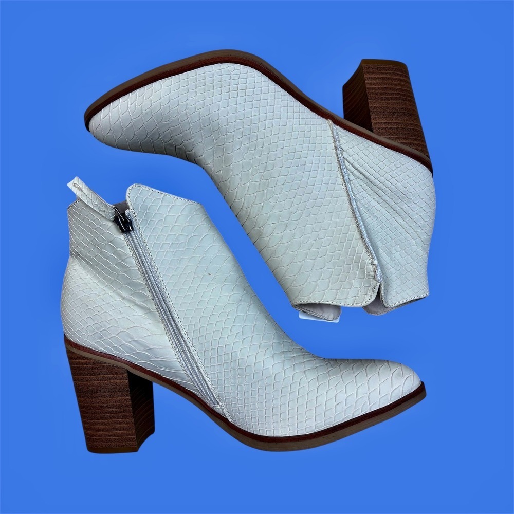 NEW MIA White Faux Snake Embossed Block Heel Ankle Boots Women's Size 9.5